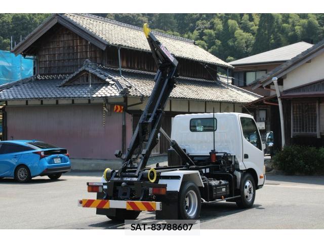Hino DUTRO 2012-09 8216303-8