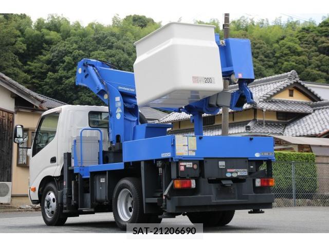 Hino DUTRO 2014-09 8216309-5