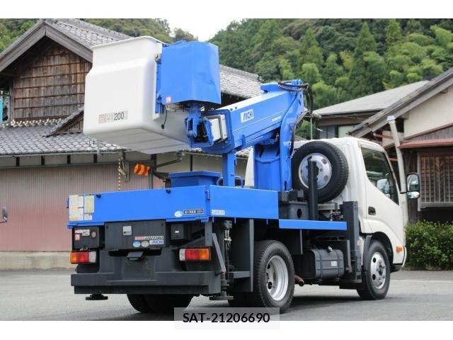 Hino DUTRO 2014-09 8216309-6