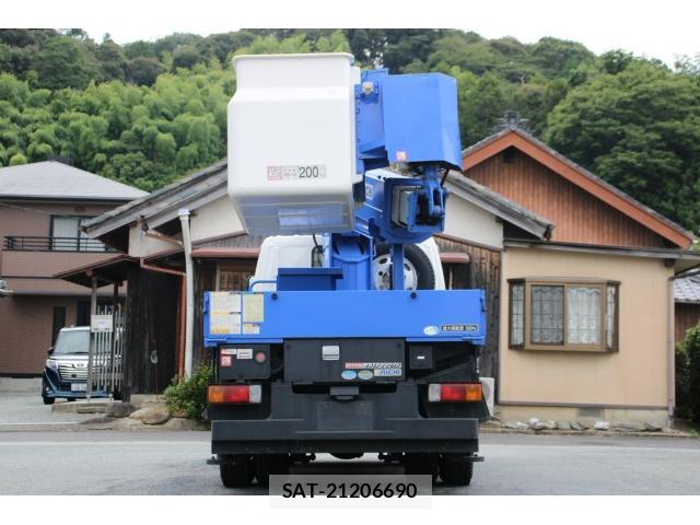 Hino DUTRO 2014-09 8216309-7