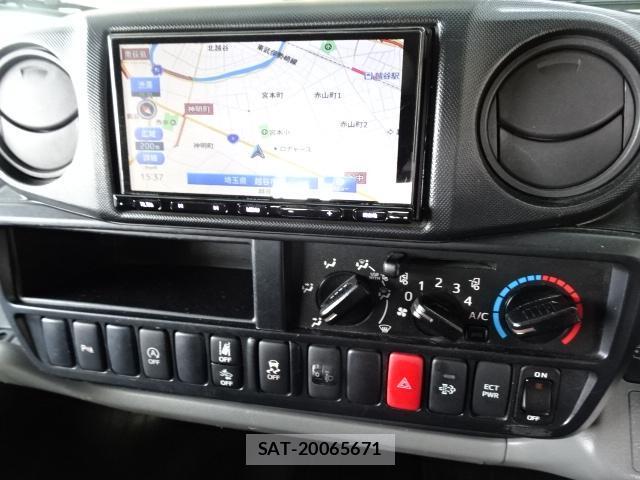 Hino DUTRO 2022-02 8218489-17