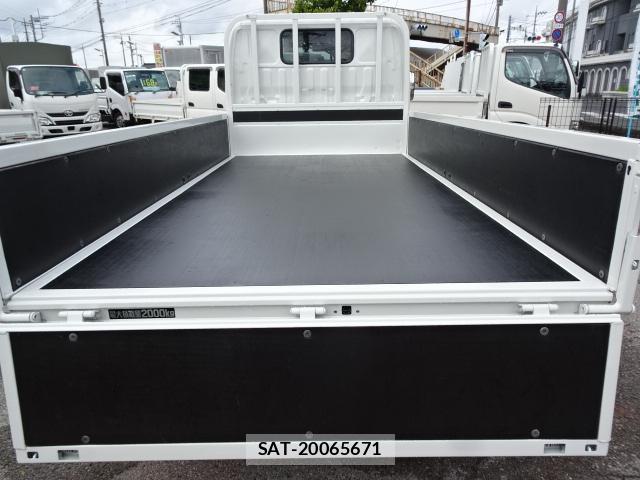 Hino DUTRO 2022-02 8218489-18