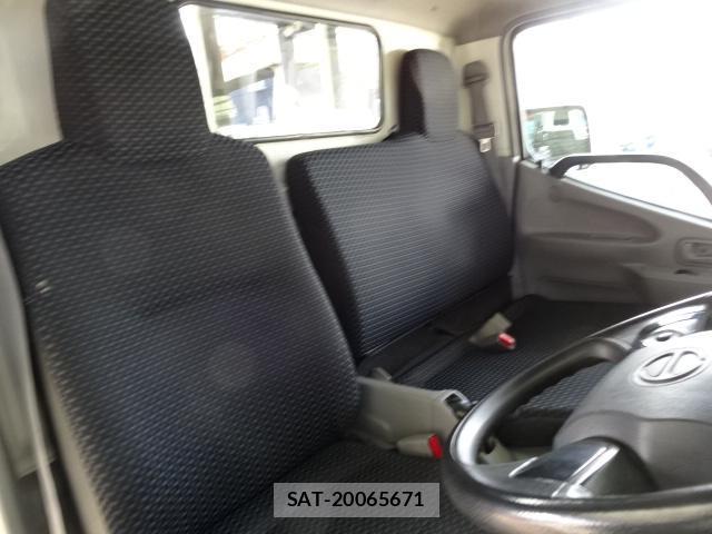 Hino DUTRO 2022-02 8218489-5