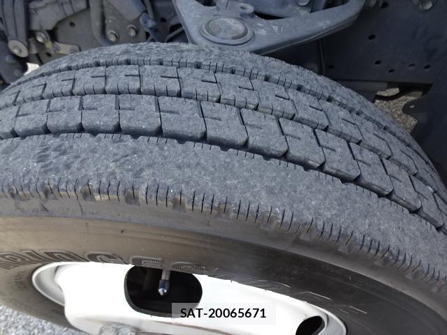 Hino DUTRO 2022-02 8218489-8