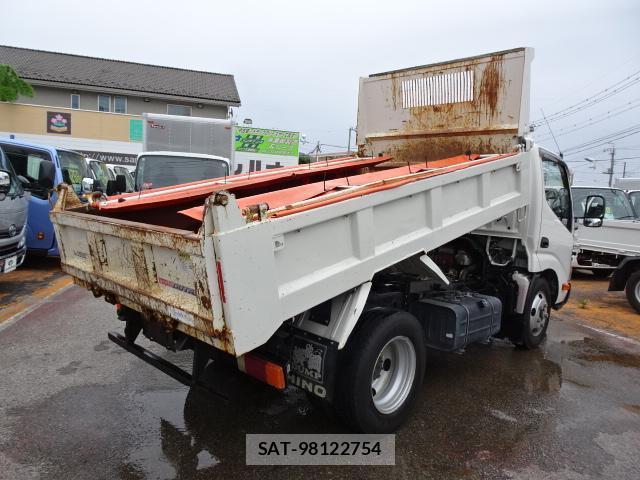 Hino DUTRO 2019-08 8218490-13