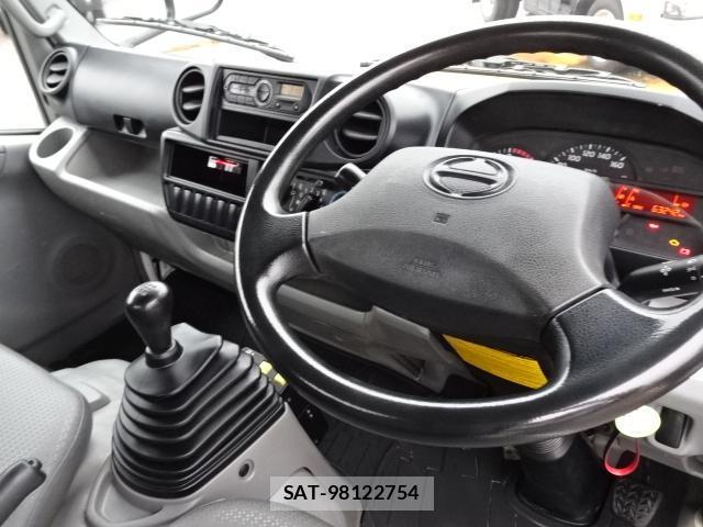 Hino DUTRO 2019-08 8218490-15