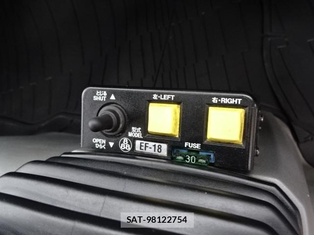 Hino DUTRO 2019-08 8218490-4
