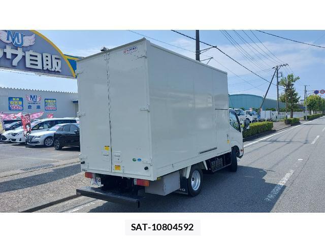 Hino DUTRO 2013-10 8220438-11
