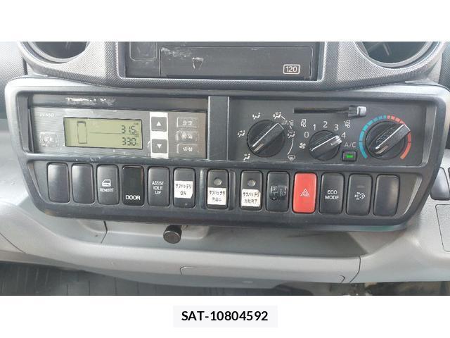 Hino DUTRO 2013-10 8220438-13