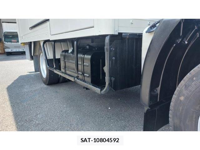 Hino DUTRO 2013-10 8220438-18