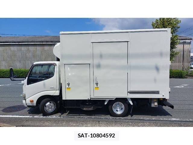Hino DUTRO 2013-10 8220438-5