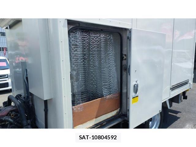 Hino DUTRO 2013-10 8220438-9