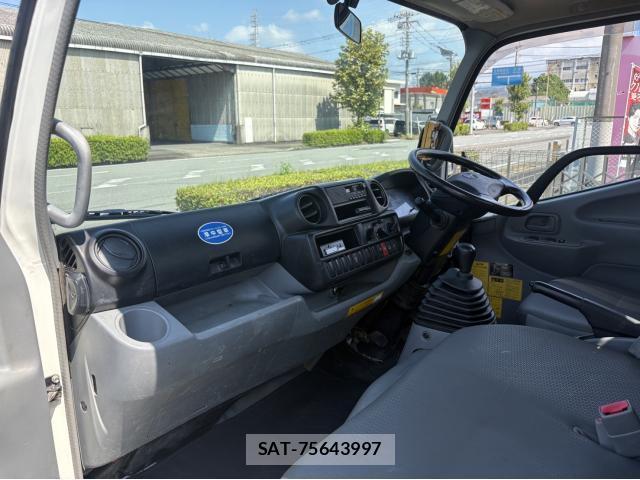 Hino DUTRO 2011-12 8220440-13