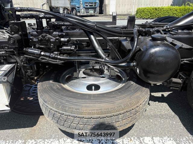 Hino DUTRO 2011-12 8220440-14