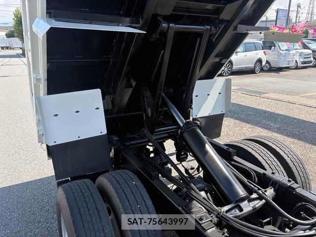 Hino DUTRO 2011-12 8220440-18