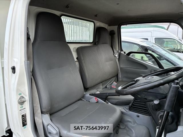 Hino DUTRO 2011-12 8220440-9