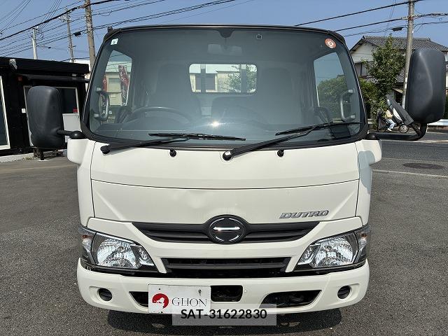 Hino DUTRO 2016-08 8223758-1