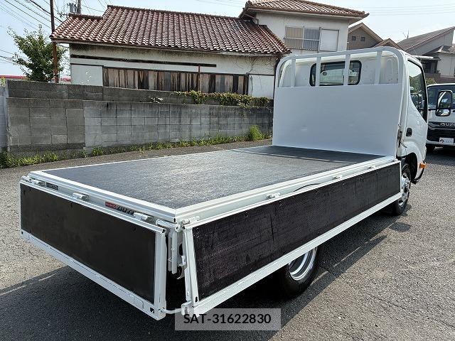 Hino DUTRO 2016-08 8223758-11