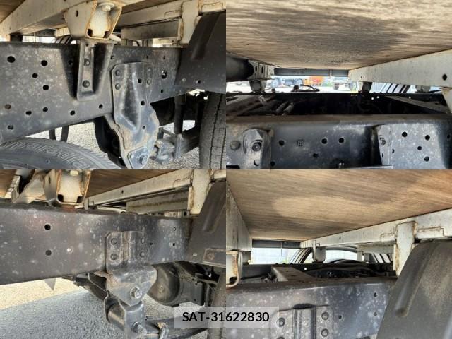 Hino DUTRO 2016-08 8223758-12