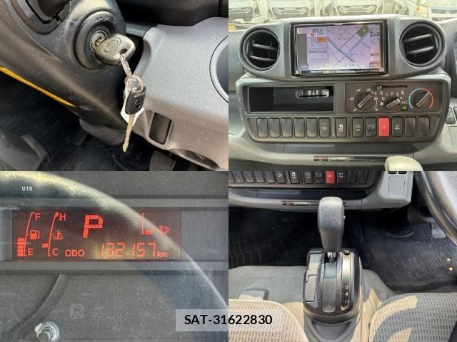 Hino DUTRO 2016-08 8223758-17