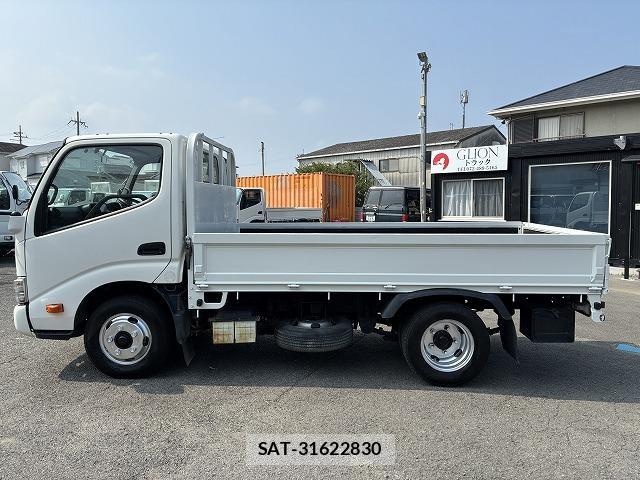 Hino DUTRO 2016-08 8223758-3
