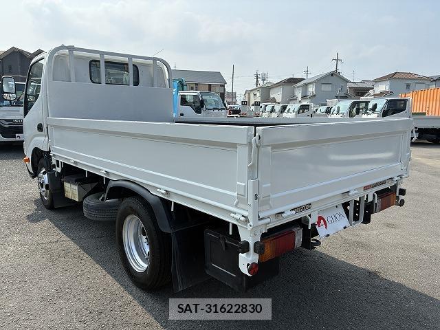 Hino DUTRO 2016-08 8223758-5