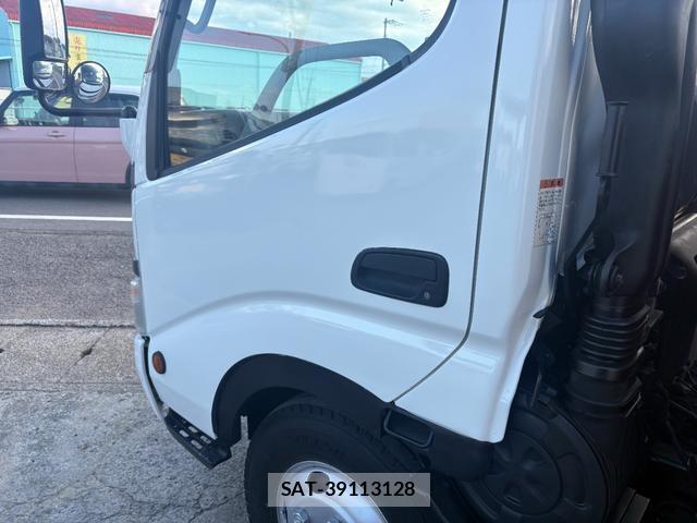 Hino DUTRO 2005-11 8224147-12