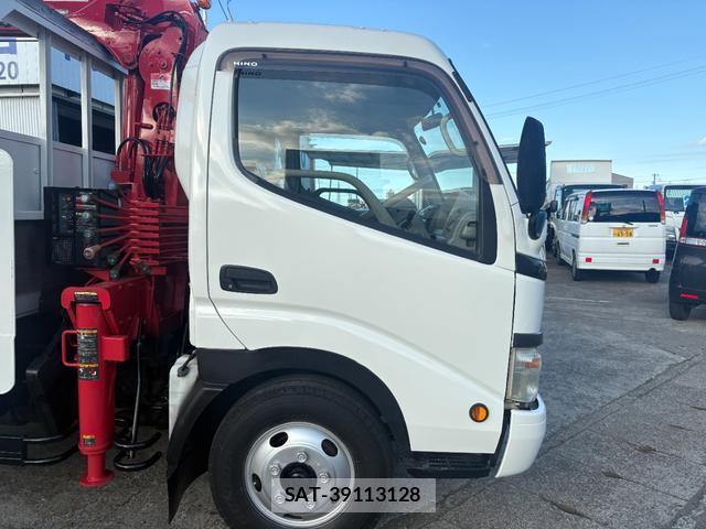 Hino DUTRO 2005-11 8224147-14