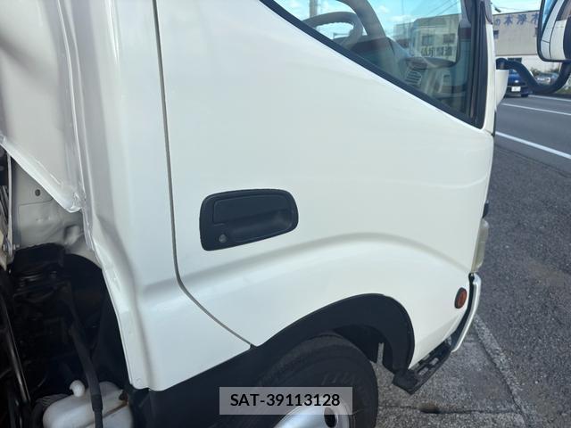 Hino DUTRO 2005-11 8224147-15
