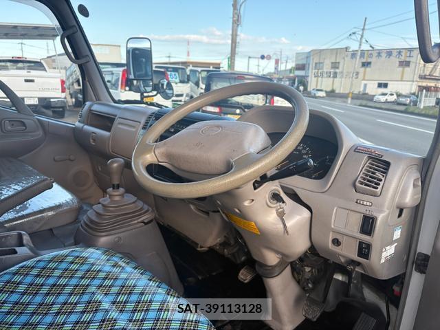 Hino DUTRO 2005-11 8224147-4