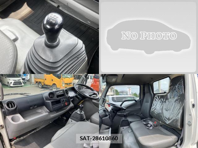 Hino DUTRO 2019-03 8224969-5