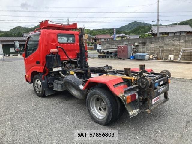 Hino DUTRO 2019 8225630-10