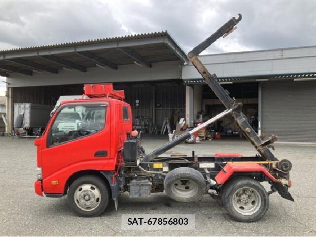 Hino DUTRO 2019 8225630-11