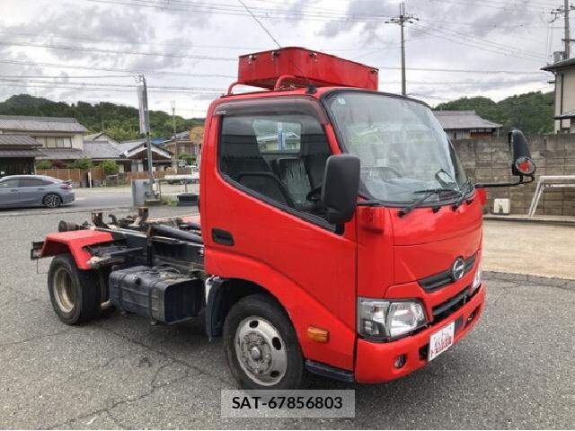 Hino DUTRO 2019 8225630-3