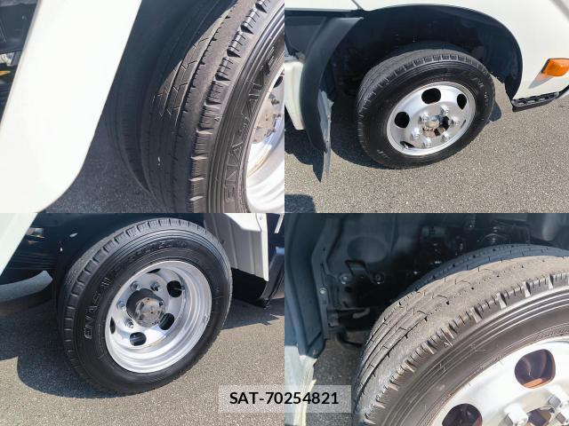 Toyota DYNA TRUCK 2013-06 8218394-8