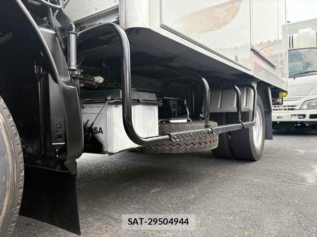 Toyota DYNA TRUCK 2017-11 8220436-17