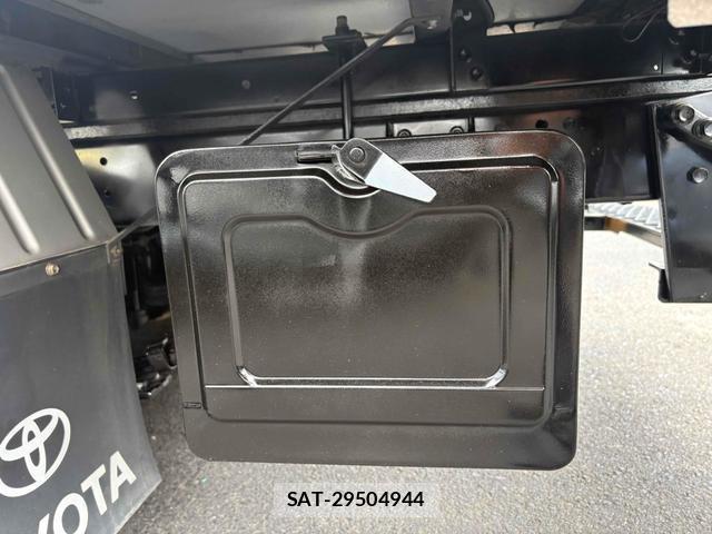 Toyota DYNA TRUCK 2017-11 8220436-19