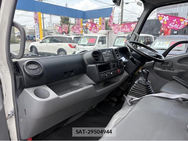 Toyota DYNA TRUCK 2017-11 8220436-2