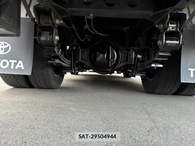 Toyota DYNA TRUCK 2017-11 8220436-6