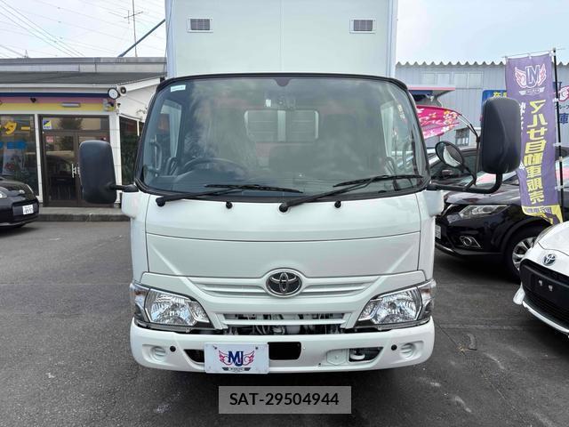 Toyota DYNA TRUCK 2017-11 8220436-9