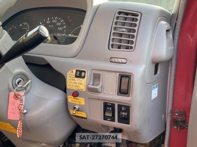Toyota DYNA TRUCK 2005-10 8225607-9