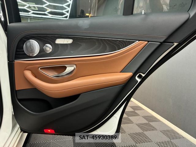 Mercedes Benz E-CLASS 2018-08 8223545-4