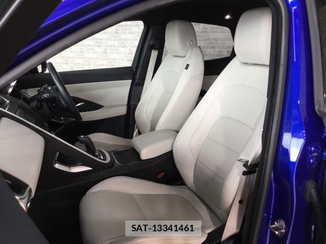 Jaguar E-PACE 2019-06 8224025-11