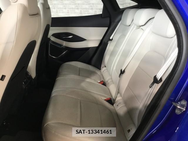 Jaguar E-PACE 2019-06 8224025-12