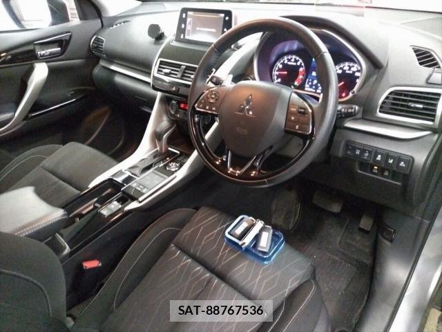 Mitsubishi ECLIPSE CROSS 2020-01 8216422-2