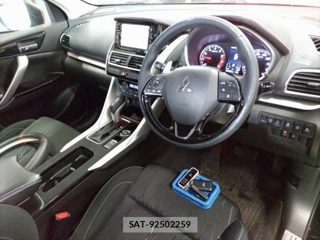 Mitsubishi ECLIPSE CROSS 2018-10 8217530-2