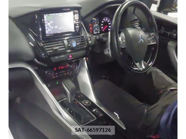 Mitsubishi ECLIPSE CROSS 2022-10 8218060-2