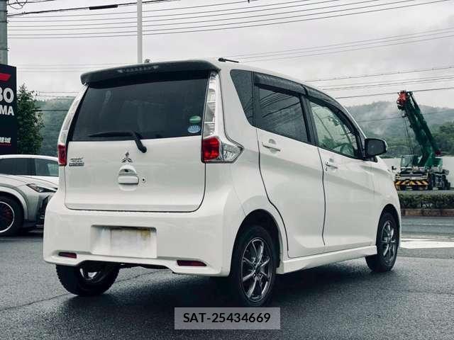 Mitsubishi EK CUSTOM 2013-08 8218178-1