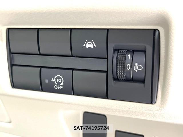 Mitsubishi EK SPACE 2025-01 8216103-3