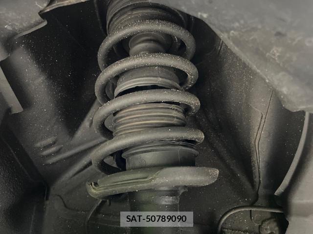 Mitsubishi EK WAGON 2017-09 8218713-18